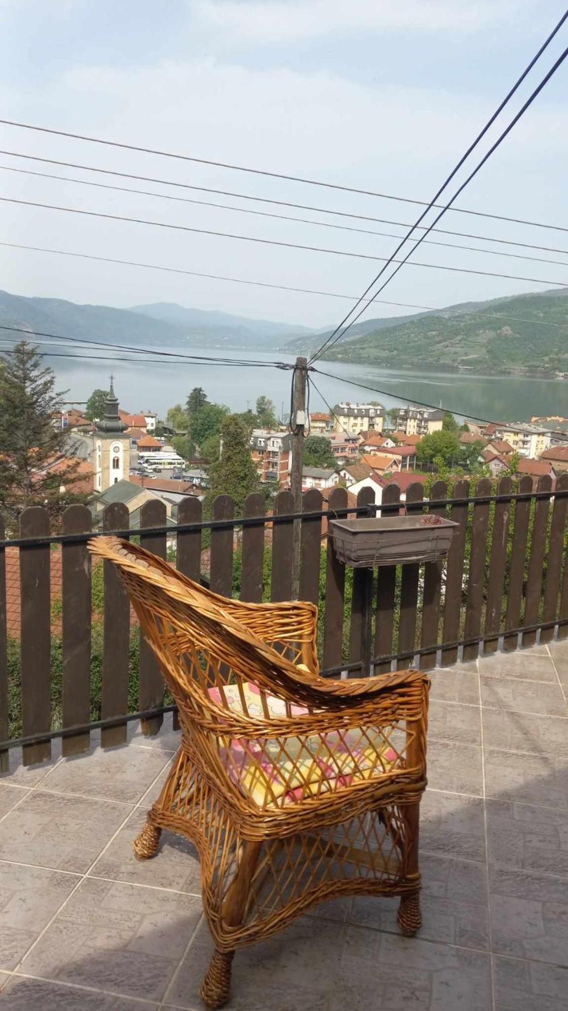 Apartman Sani Долни Милановац Екстериор снимка