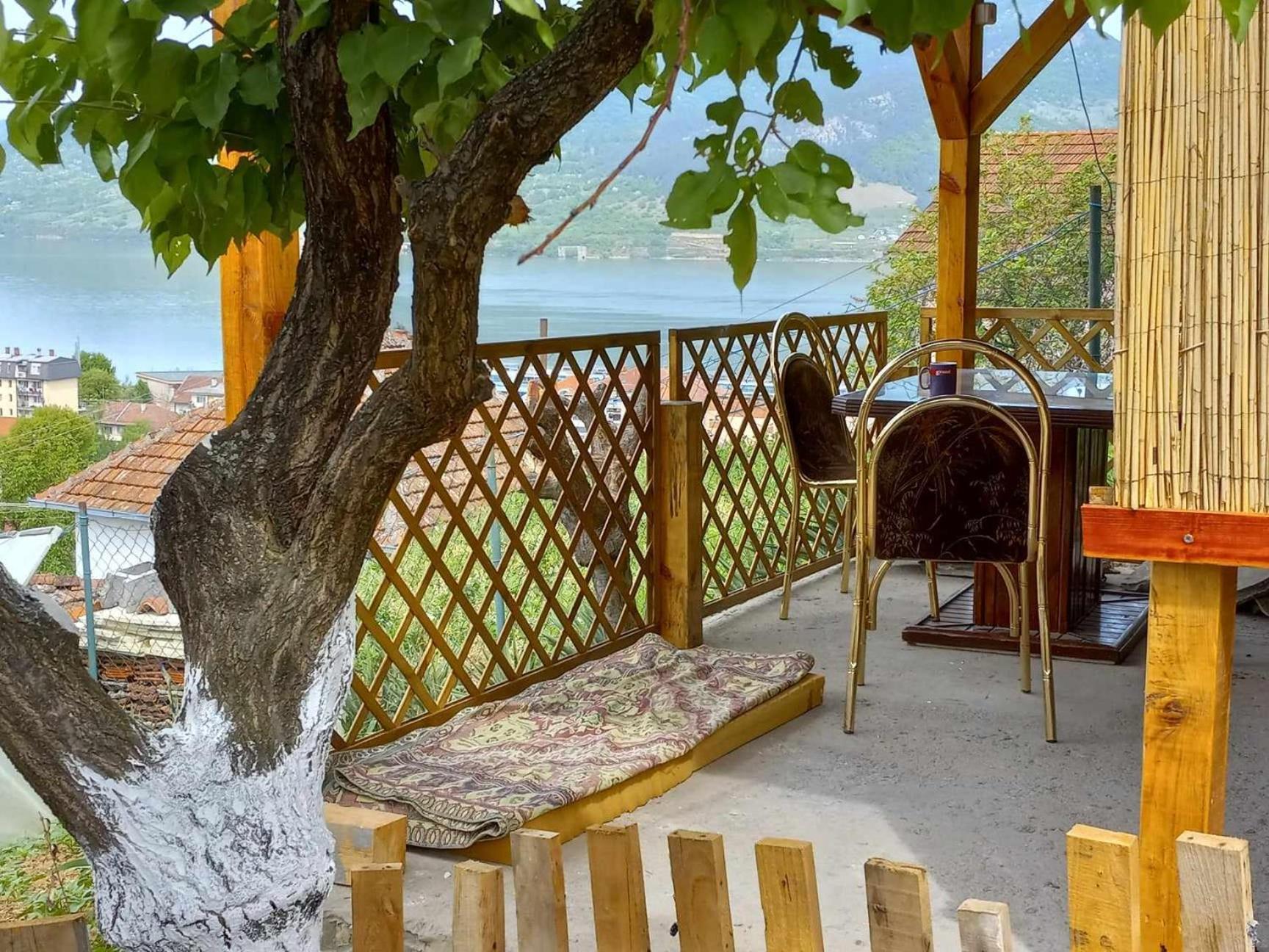 Apartman Sani Долни Милановац Екстериор снимка